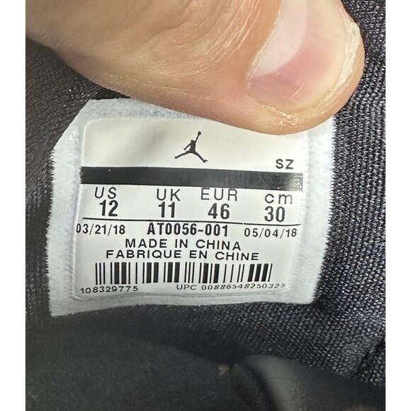 Jordan Future Bred 2018 Suede Black Red AT0056-001 Size 12 Great Condition main image 8